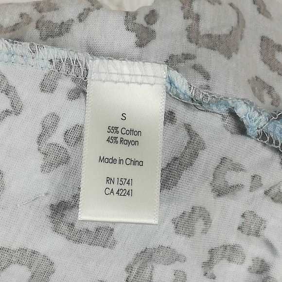 PJ Salvage Womens Pajama Top Multicolor Gray Heart Leopard Pocket Collared S New - Picture 3 of 8